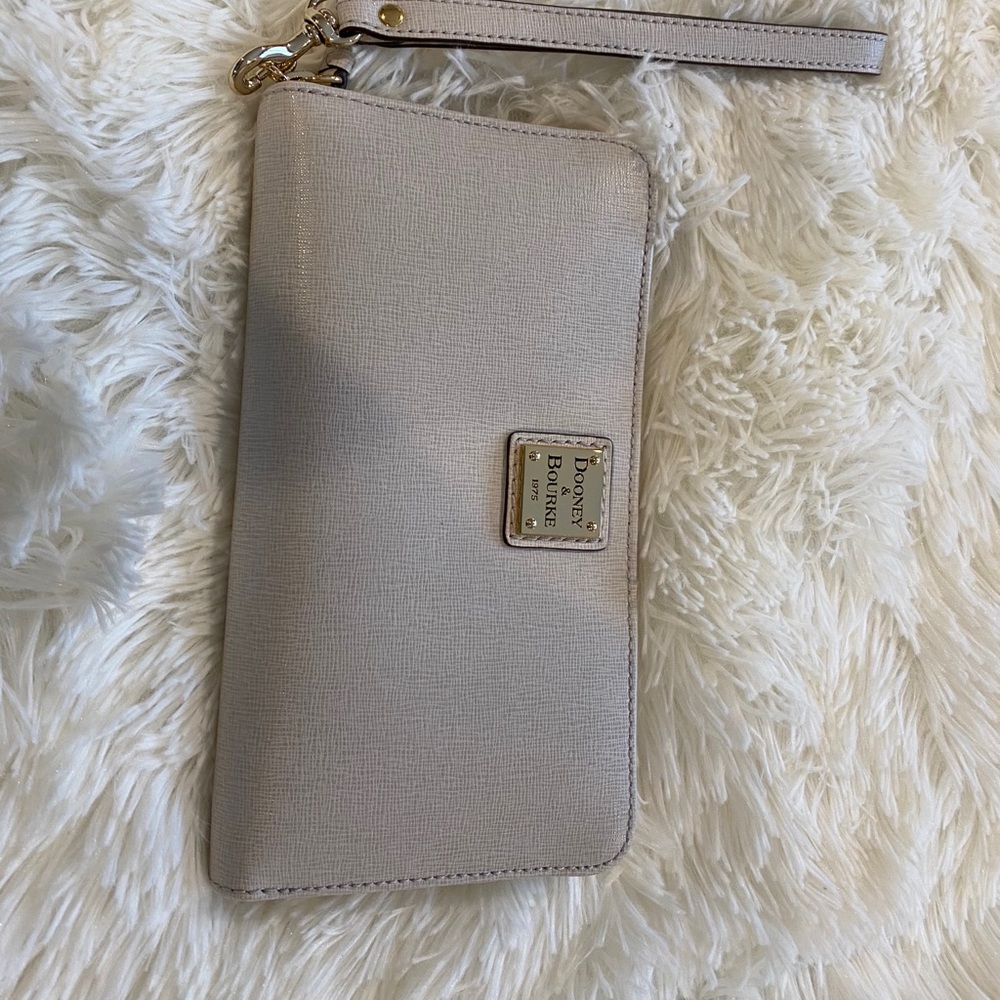 Dooney & Bourke Saffiano Large Zip Around Wristlet